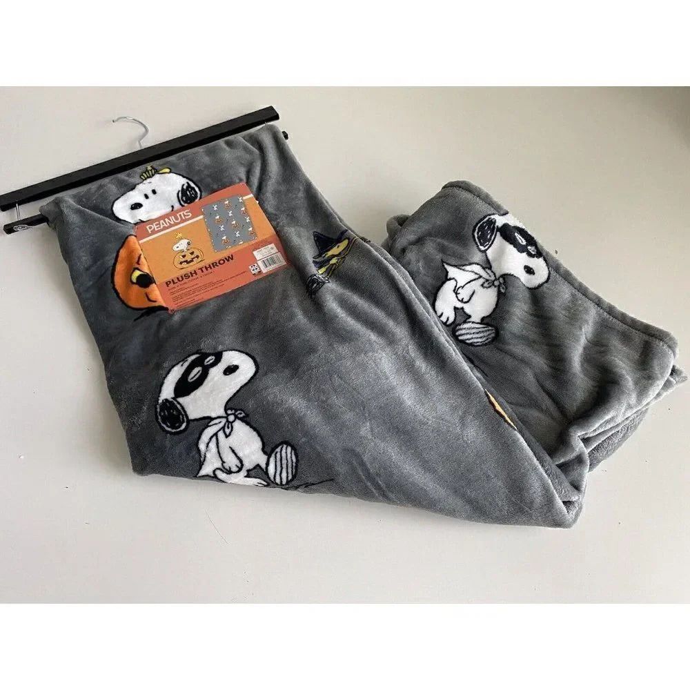 Peanuts Snoopy & Woodstock Halloween Costumes Plush Throw Jack-o-Lantern 50X70”‎